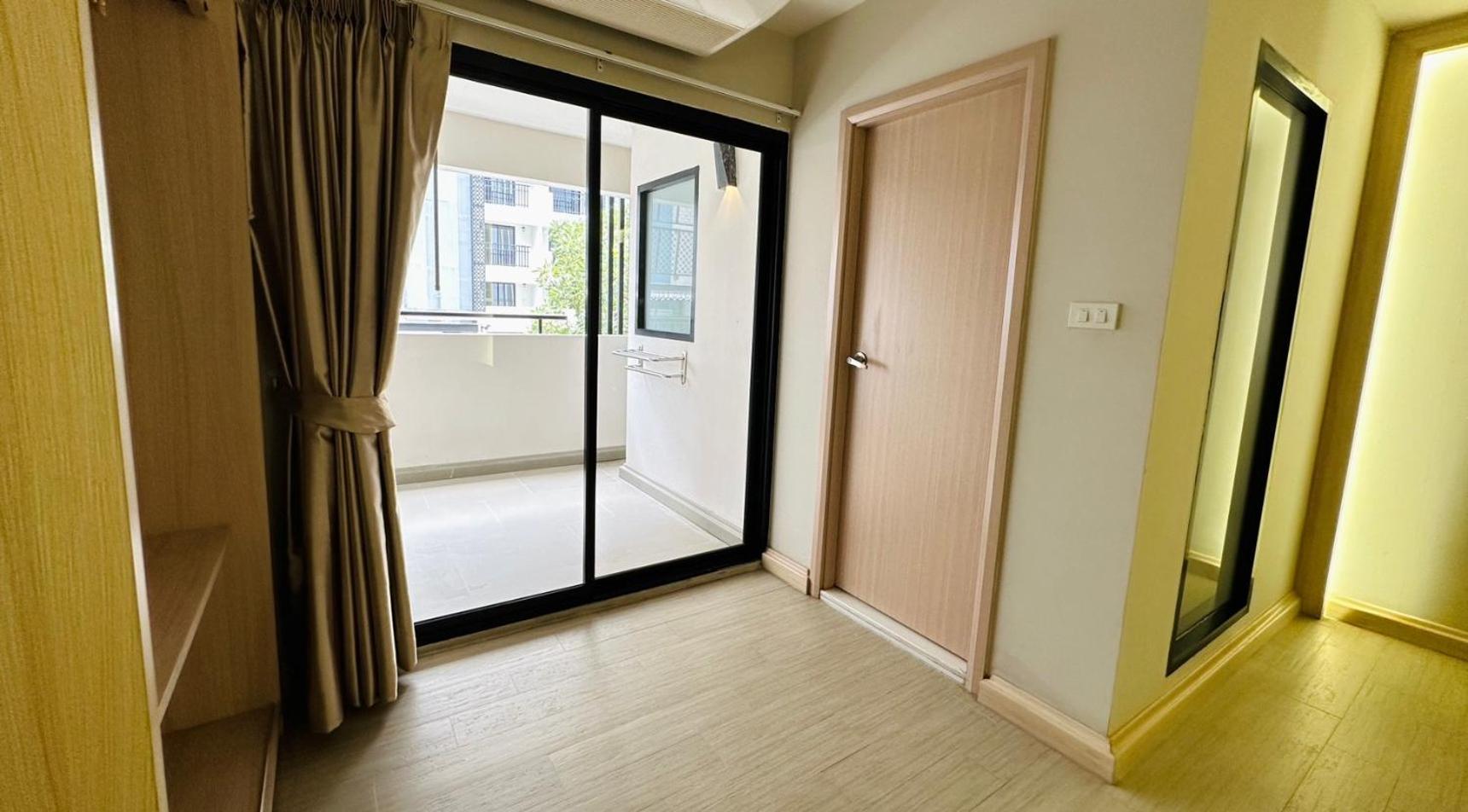 O2 Luxury Hotel Bang Phli Exterior foto