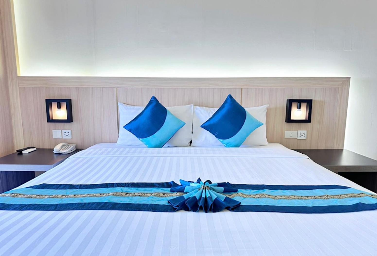 O2 Luxury Hotel Bang Phli Exterior foto