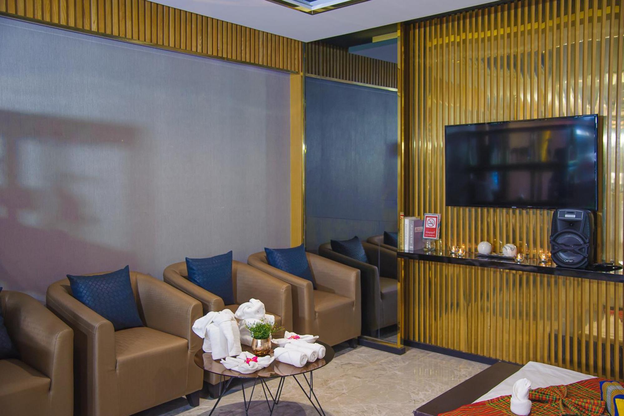 O2 Luxury Hotel Bang Phli Exterior foto